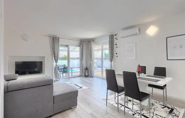 Villa Sarah 普拉 克罗地亚